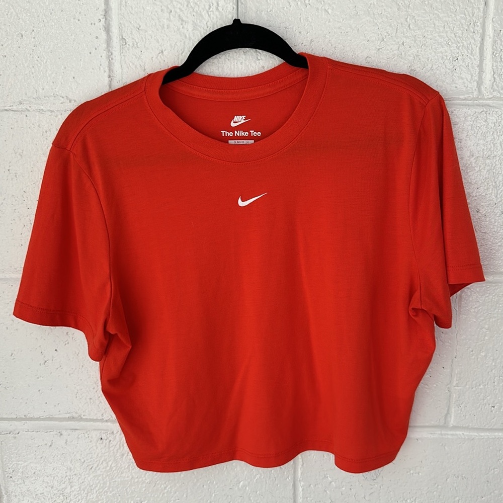 Nike Crop Top